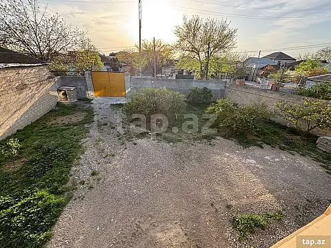 Satılır 8 otaqlı həyət evi