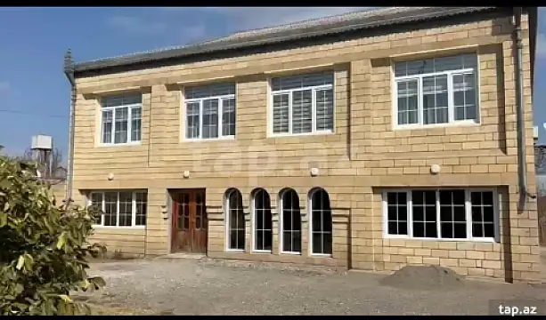 Satılır 8 otaqlı həyət evi — Bərdə 8 otaq