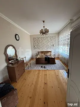 Satılır 8 otaqlı həyət evi