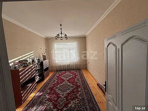 Satılır 8 otaqlı həyət evi