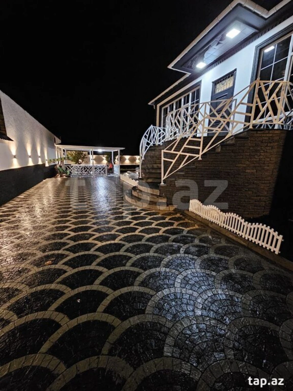 Satılır 5 otaqlı həyət evi
