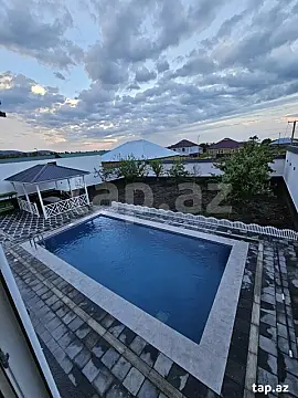 Satılır 5 otaqlı həyət evi