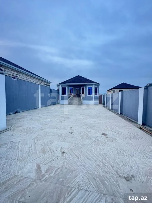 Kirayə verilir 3 otaqlı həyət evi