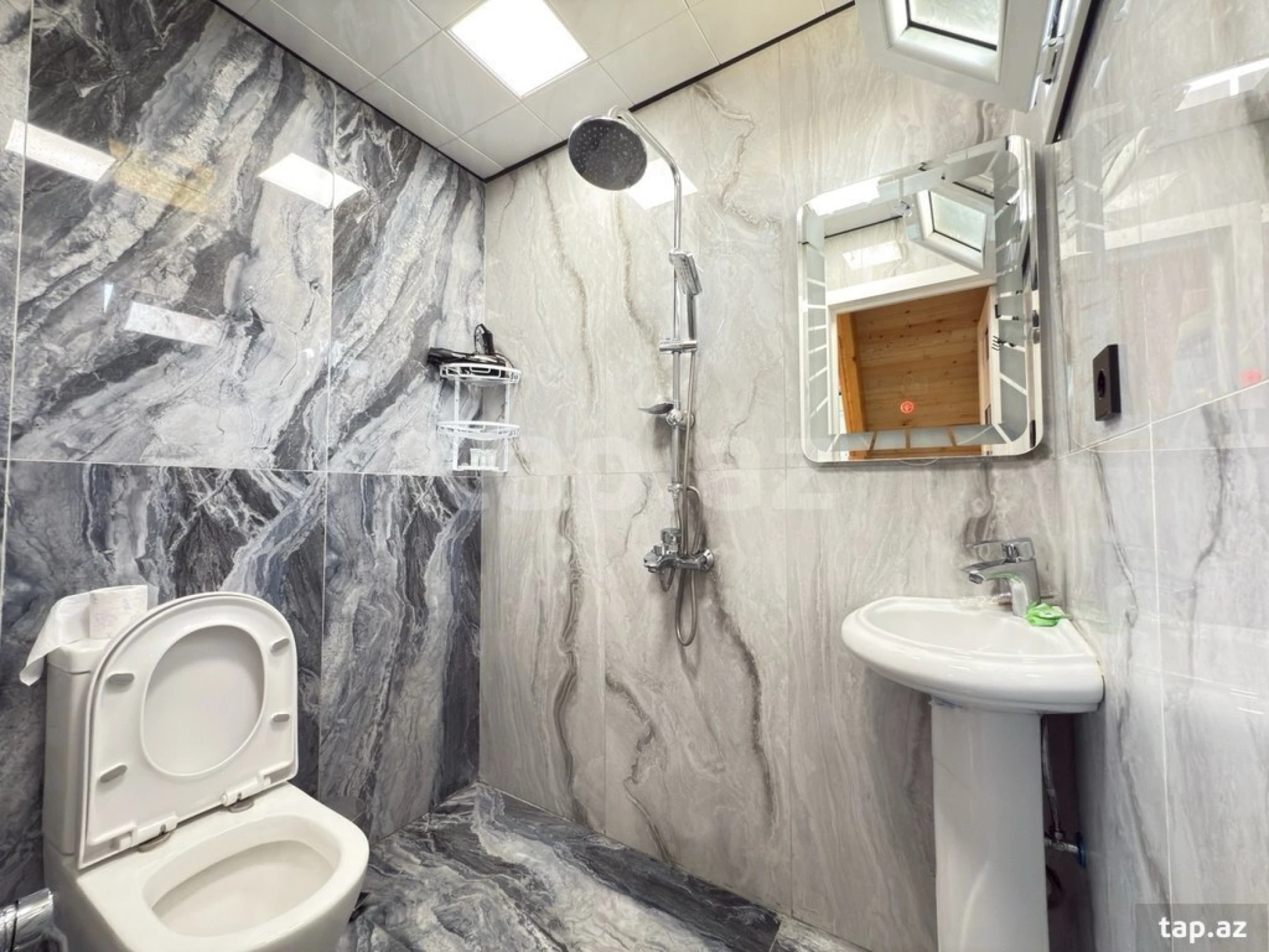 Kirayə verilir 4 otaqlı həyət evi