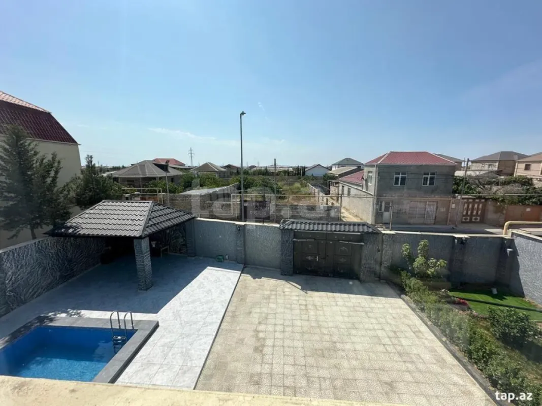 Satılır 6 otaqlı həyət evi 330 m²