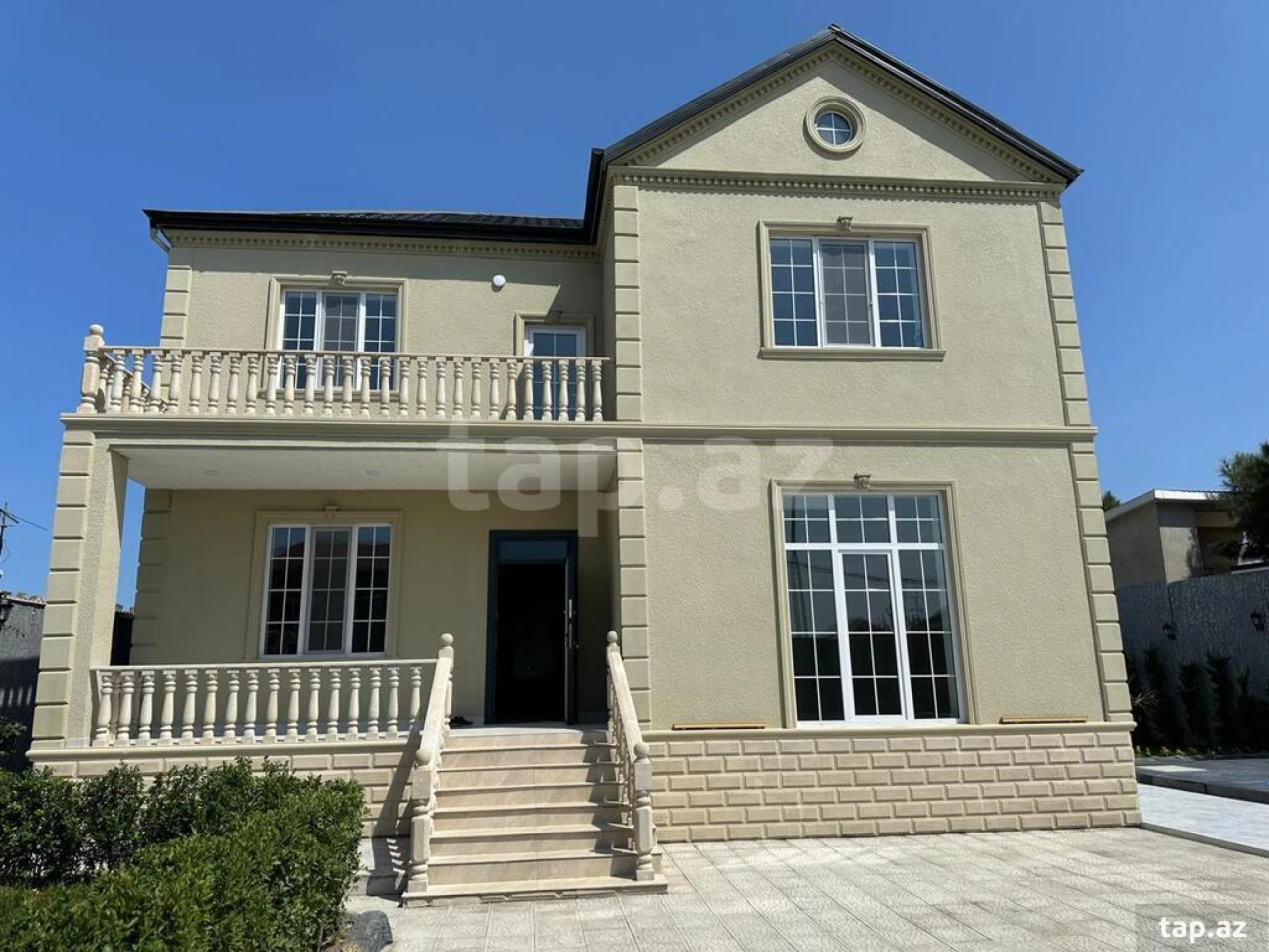 Satılır 6 otaqlı həyət evi 330 m²