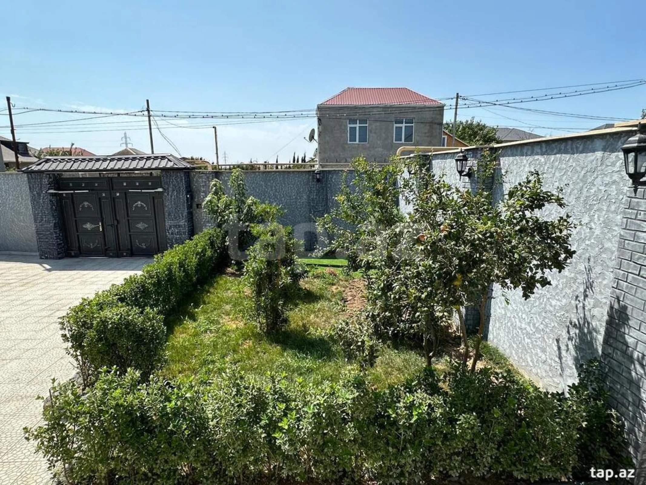 Satılır 6 otaqlı həyət evi 330 m²