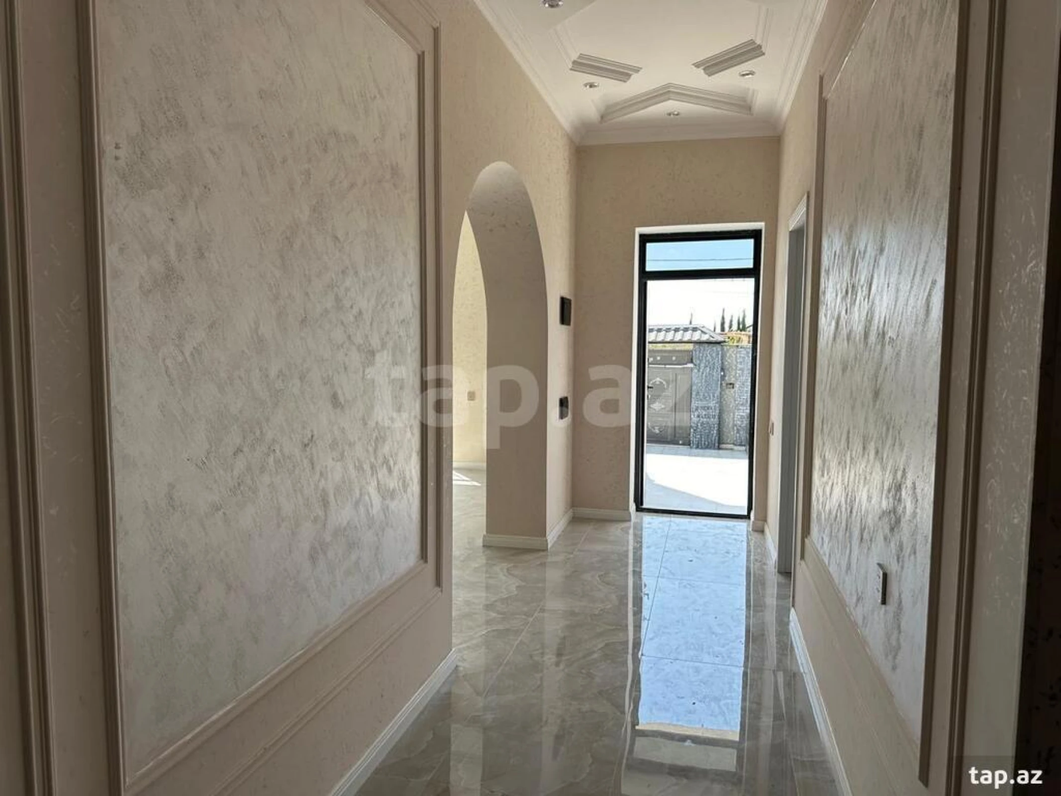 Satılır 6 otaqlı həyət evi 330 m²
