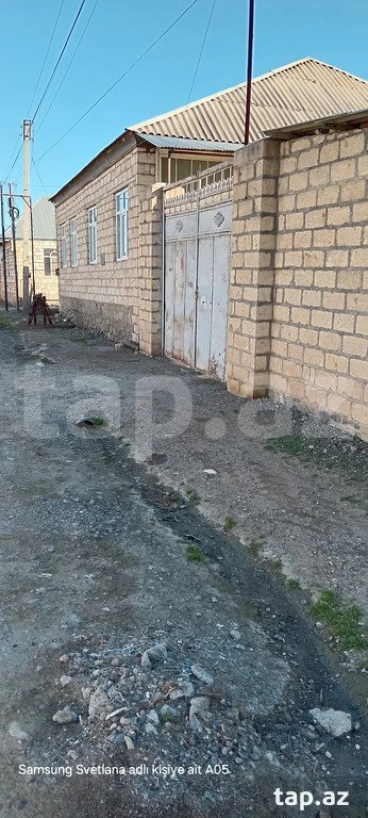 Satılır 5 otaqlı həyət evi