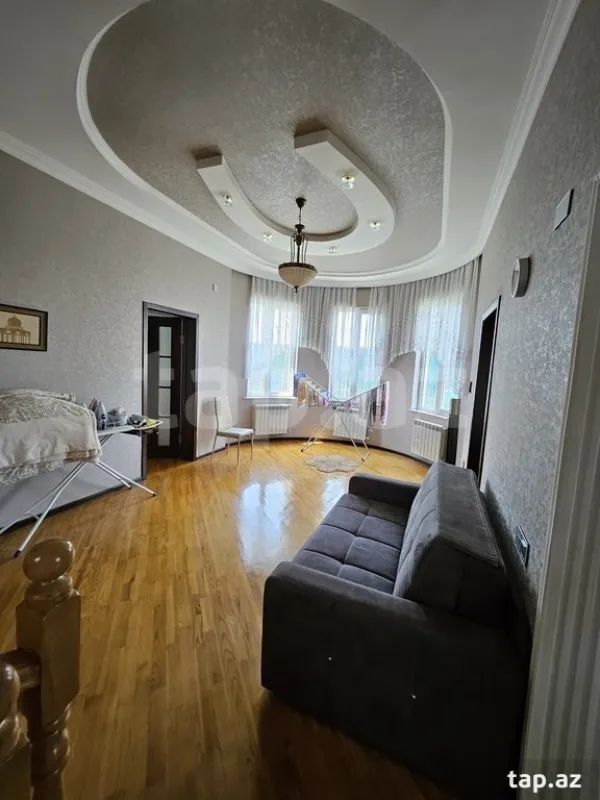 Satılır 5 otaqlı həyət evi