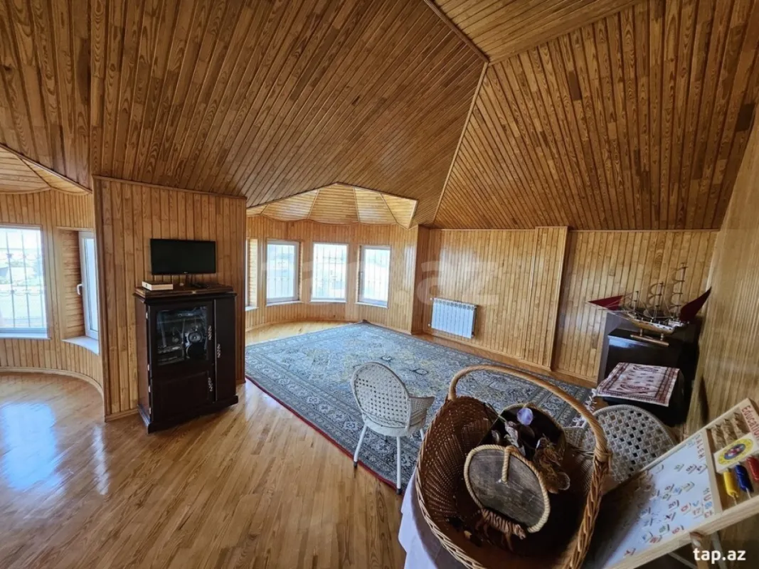 Satılır 5 otaqlı həyət evi