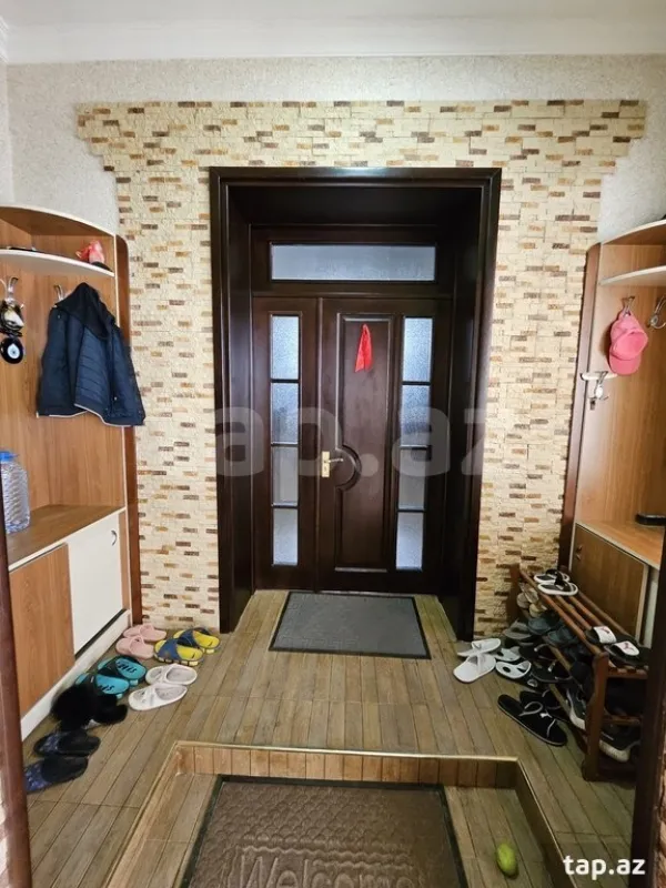 Satılır 5 otaqlı həyət evi