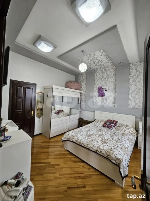 Satılır 5 otaqlı həyət evi