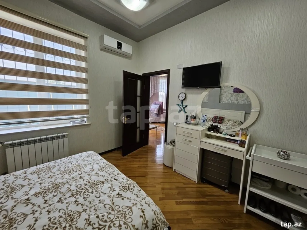 Satılır 5 otaqlı həyət evi