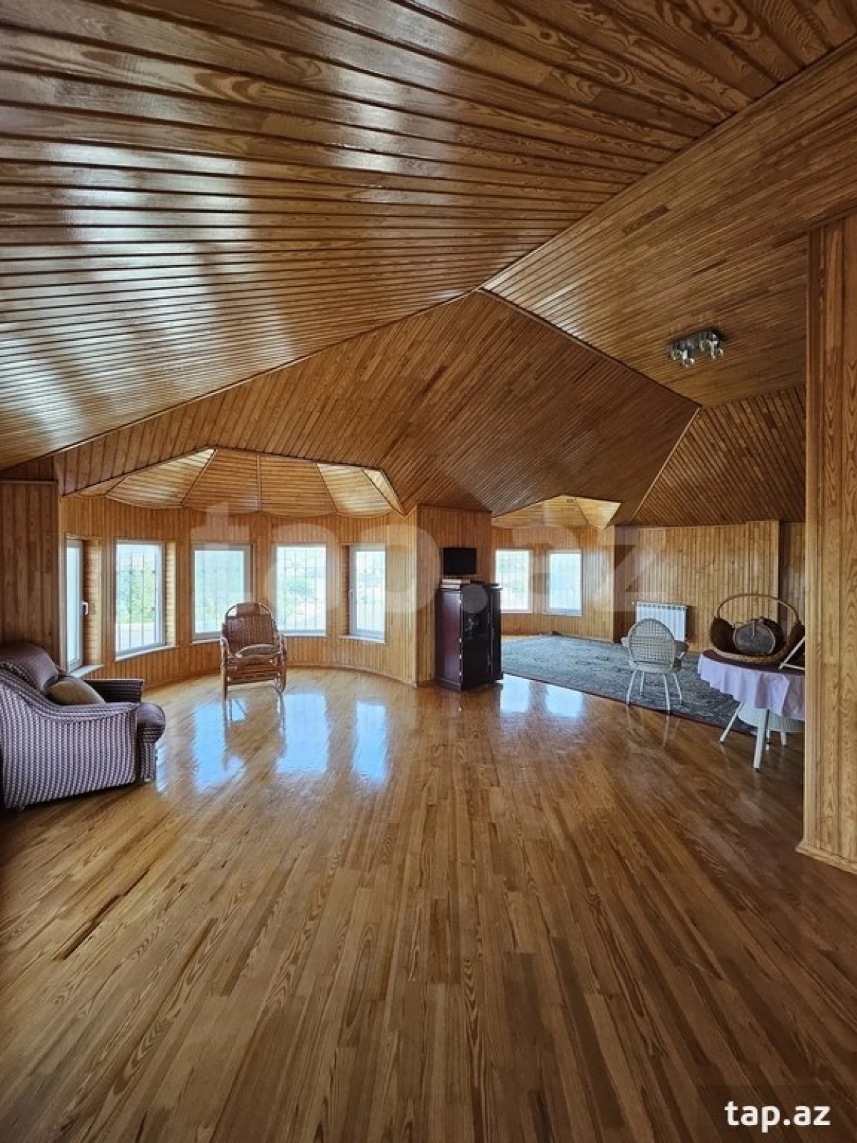 Satılır 5 otaqlı həyət evi