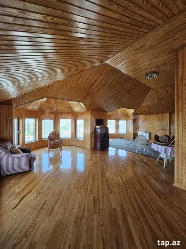 Satılır 5 otaqlı həyət evi