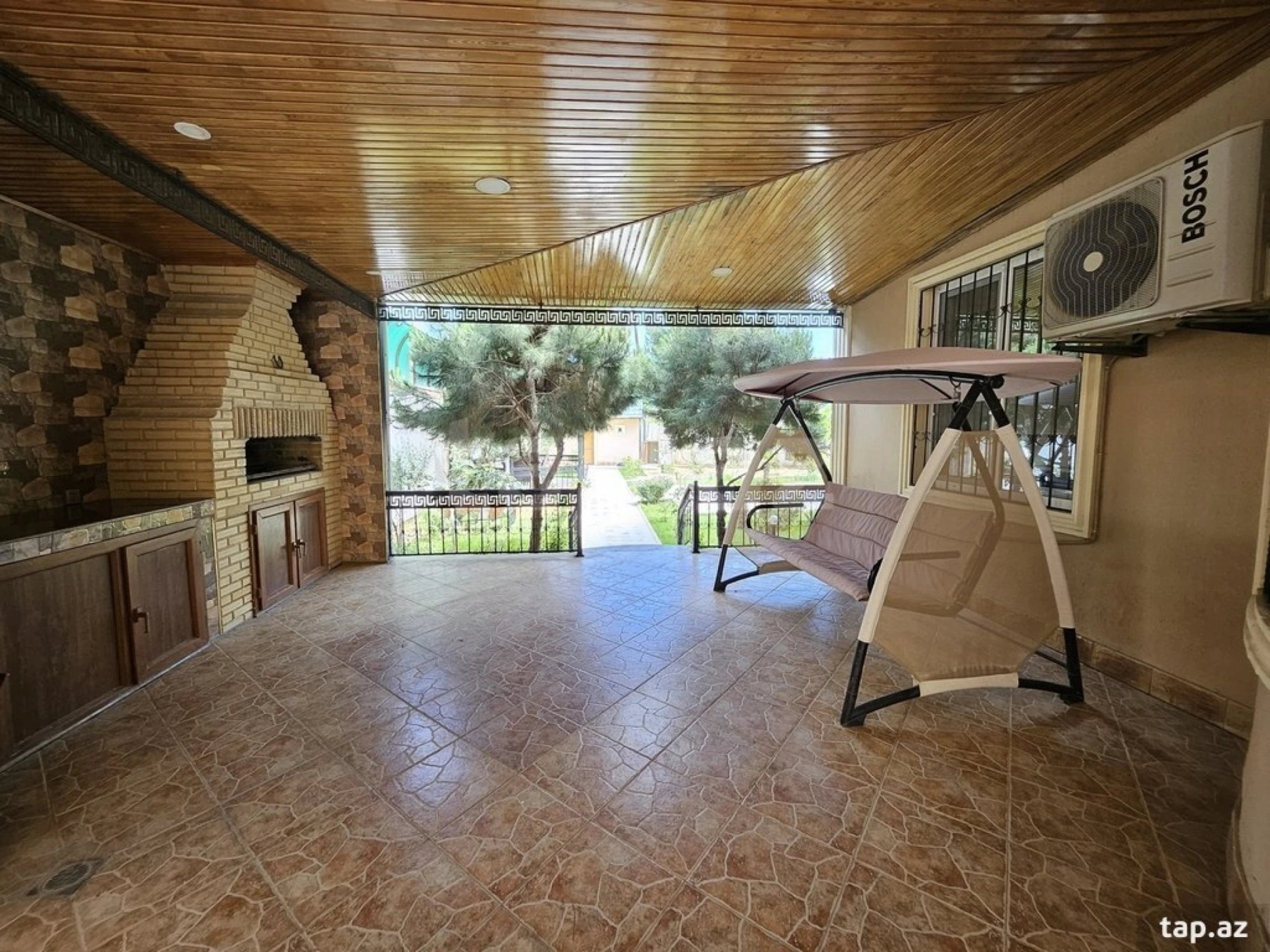 Satılır 5 otaqlı həyət evi