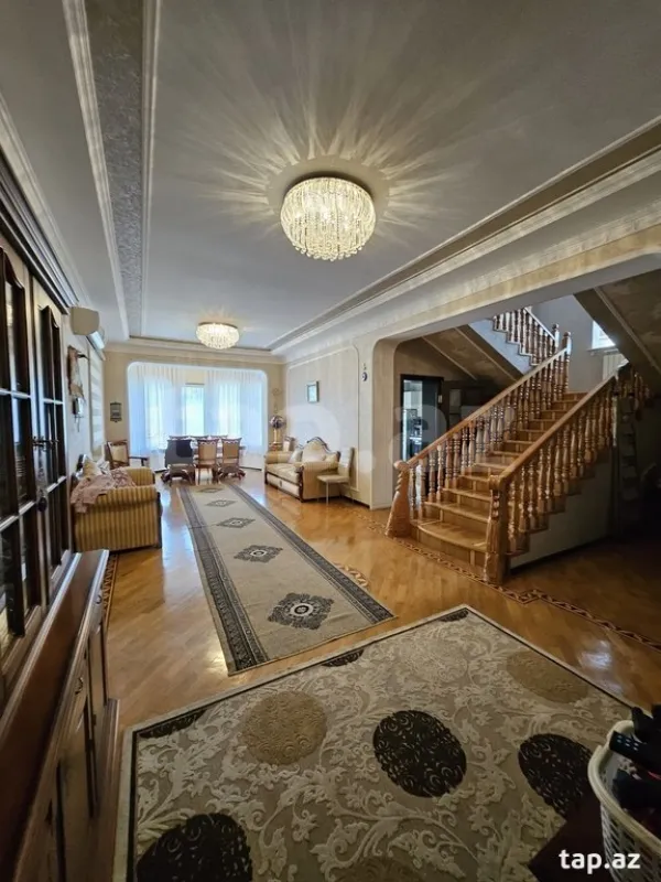 Satılır 5 otaqlı həyət evi