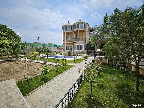 Satılır 5 otaqlı həyət evi