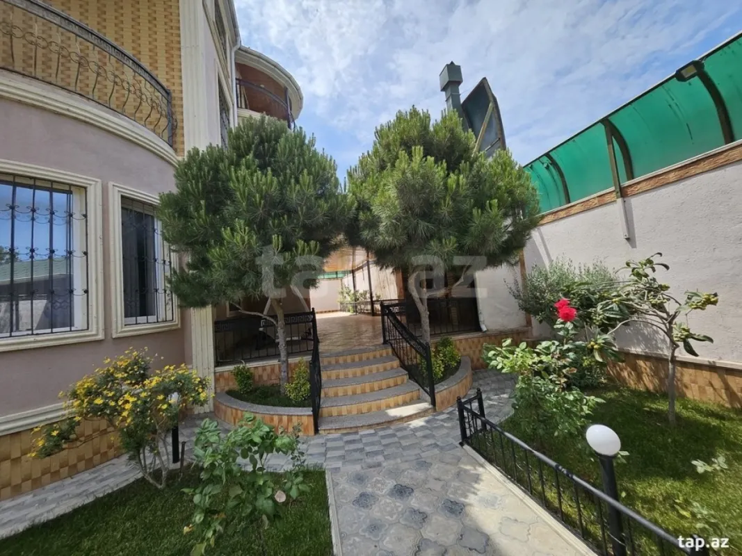 Satılır 5 otaqlı həyət evi
