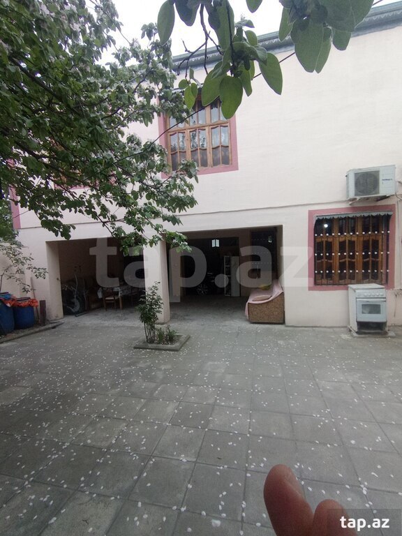 Satılır 6 otaqlı həyət evi 245 m²