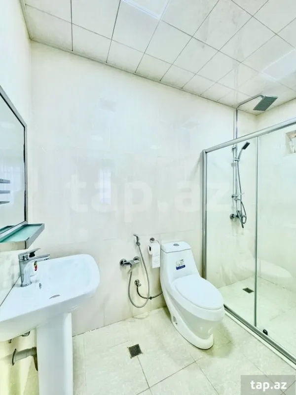 Kirayə verilir 4 otaqlı həyət evi