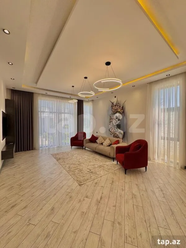 Satılır 5 otaqlı həyət evi