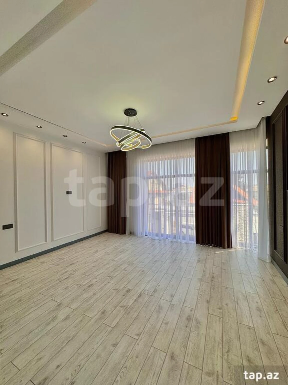 Satılır 5 otaqlı həyət evi