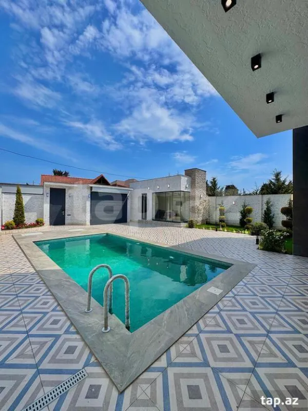 Satılır 5 otaqlı həyət evi