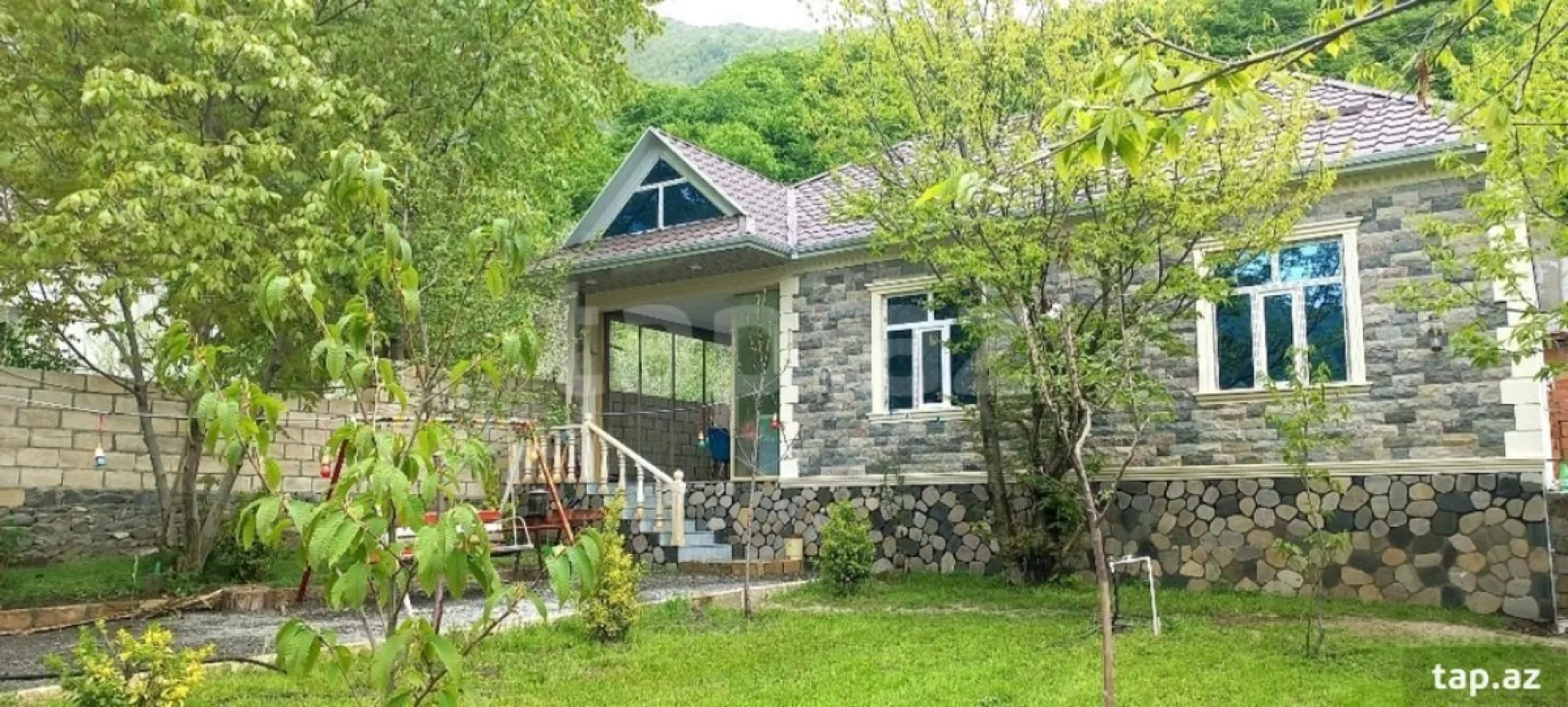 Kirayə verilir 4 otaqlı həyət evi