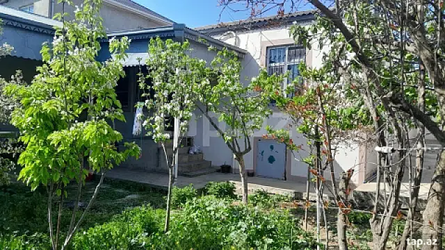 Satılır 4 otaqlı həyət evi