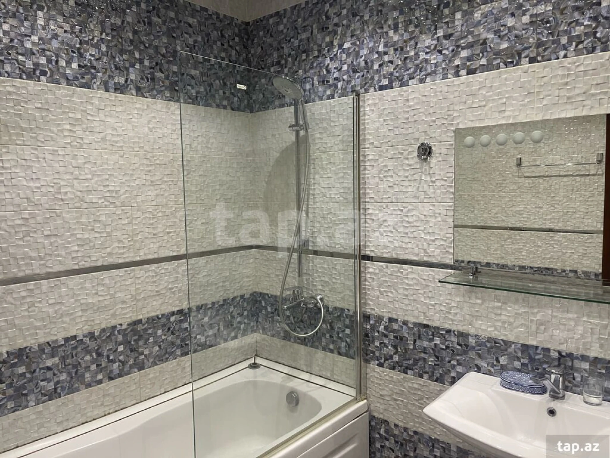 Kirayə verilir 2 otaqlı yeni tikili 100 m²