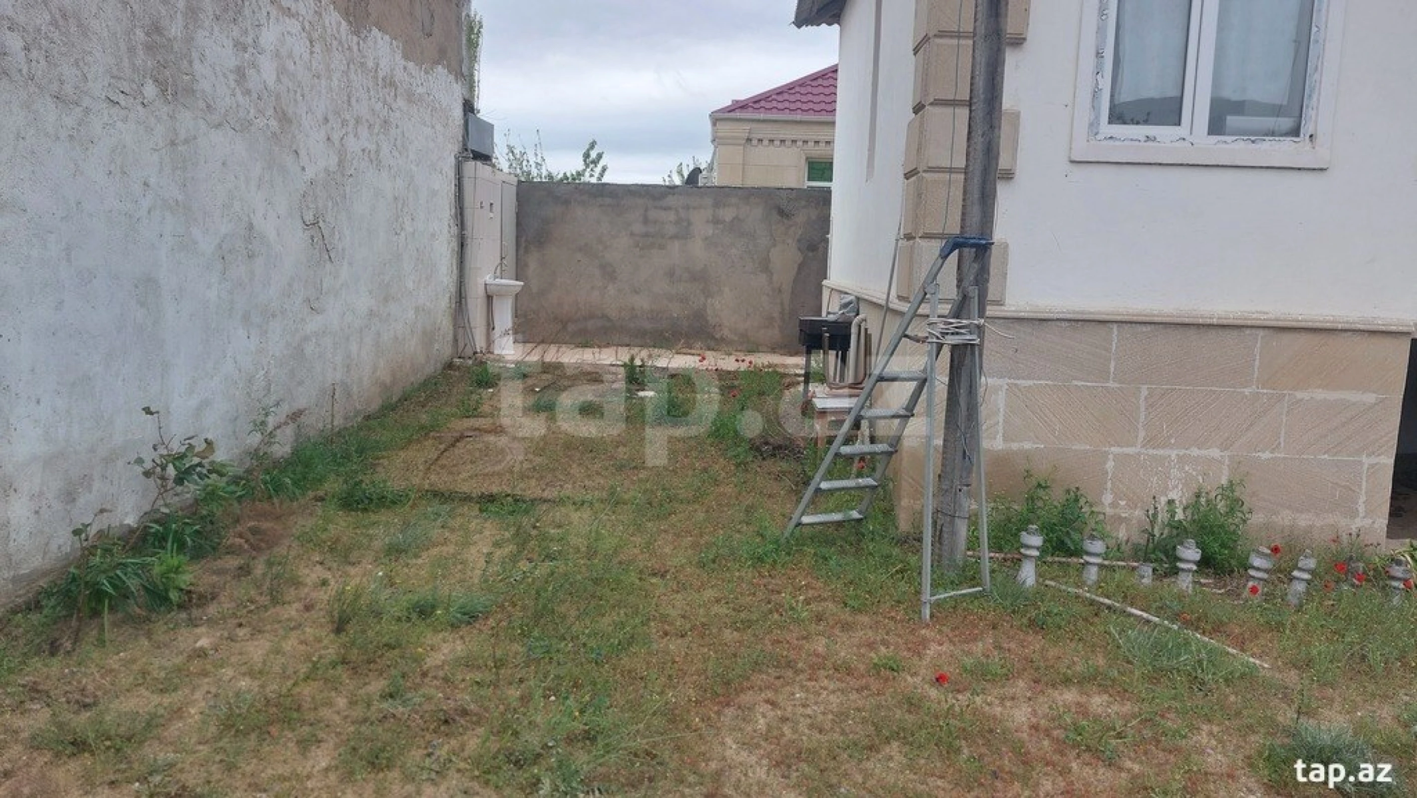 Satılır 3 otaqlı həyət evi