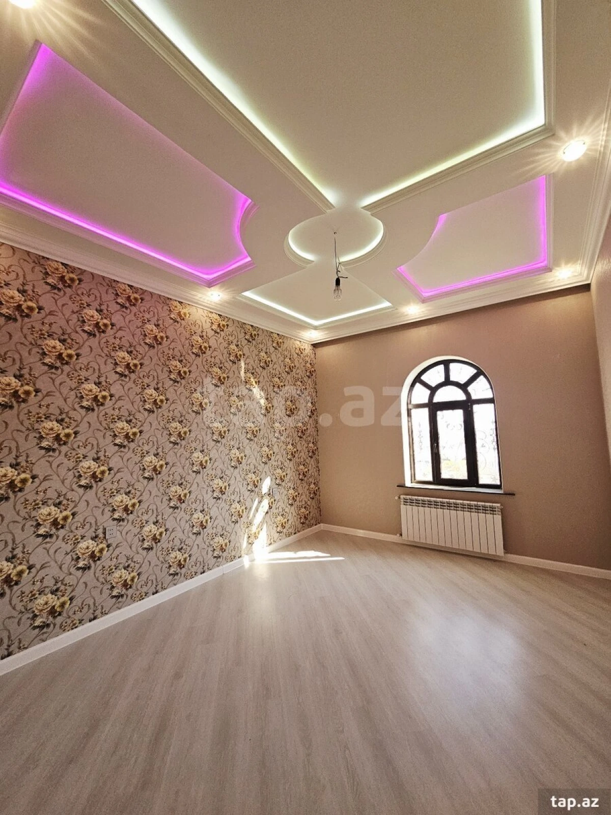Satılır 5 otaqlı həyət evi 300 m²