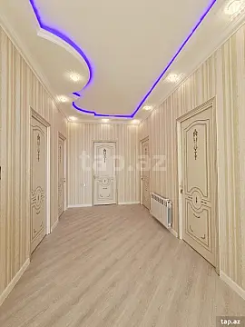 Satılır 5 otaqlı həyət evi 300 m²