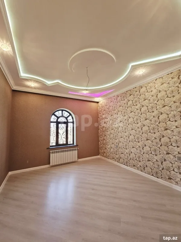 Satılır 5 otaqlı həyət evi 300 m²