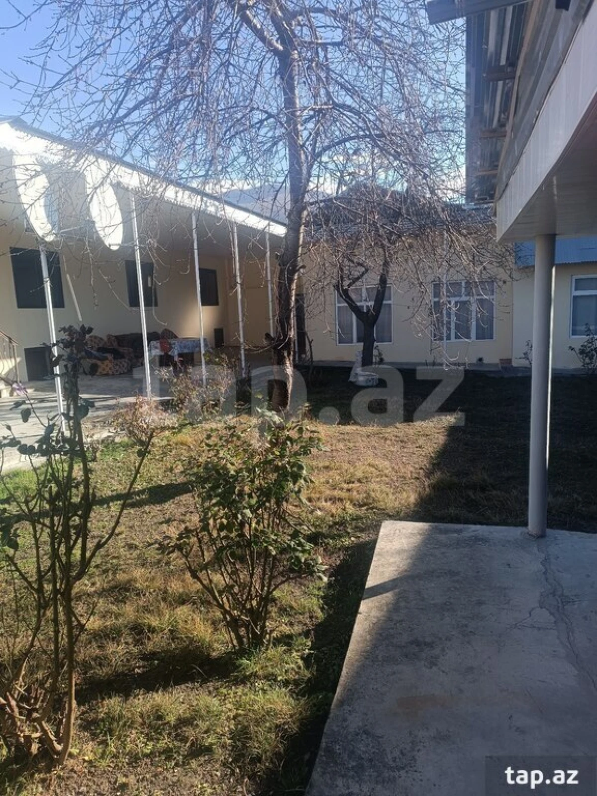 Satılır 5 otaqlı həyət evi