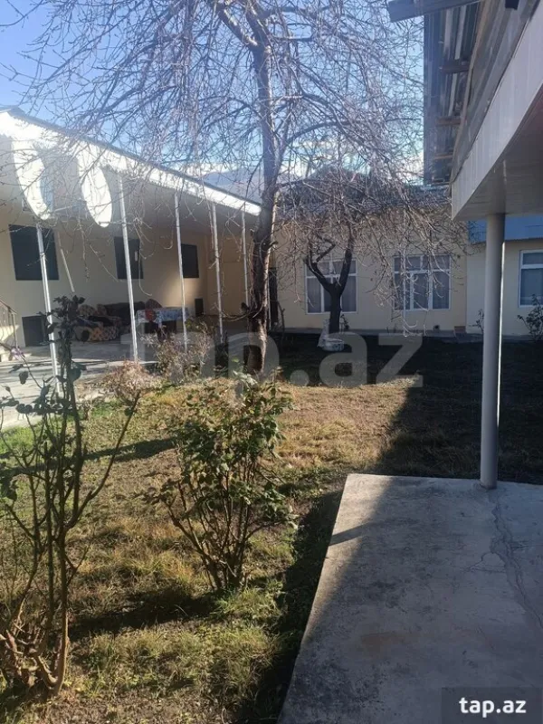Satılır 5 otaqlı həyət evi