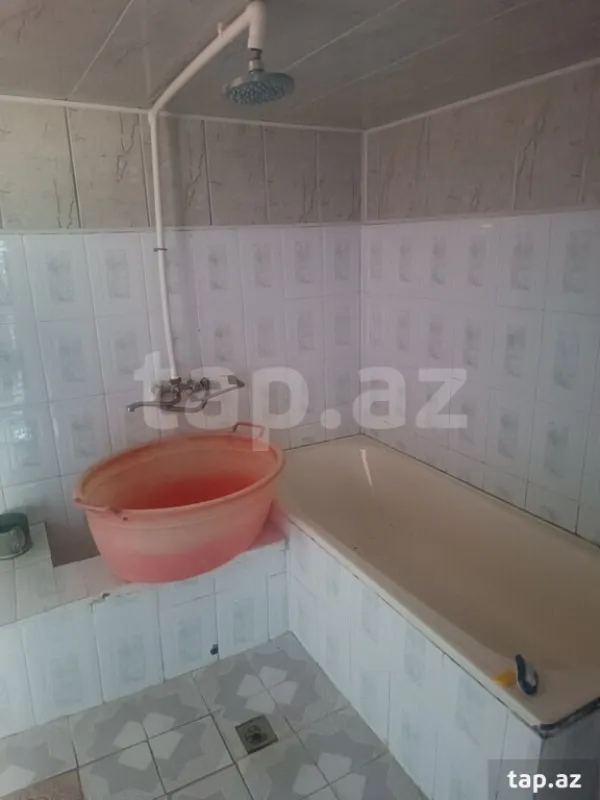 Satılır 5 otaqlı həyət evi