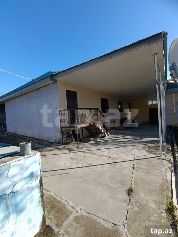 Satılır 5 otaqlı həyət evi