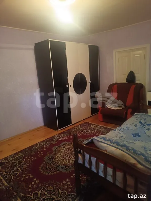 Satılır 5 otaqlı həyət evi