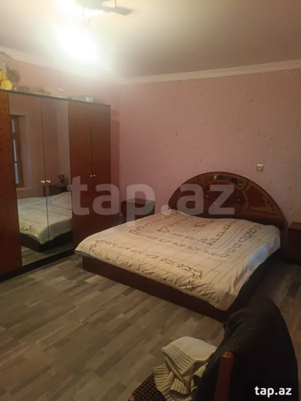 Satılır 5 otaqlı həyət evi