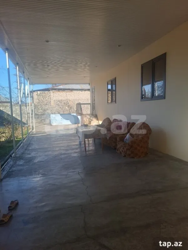 Satılır 5 otaqlı həyət evi