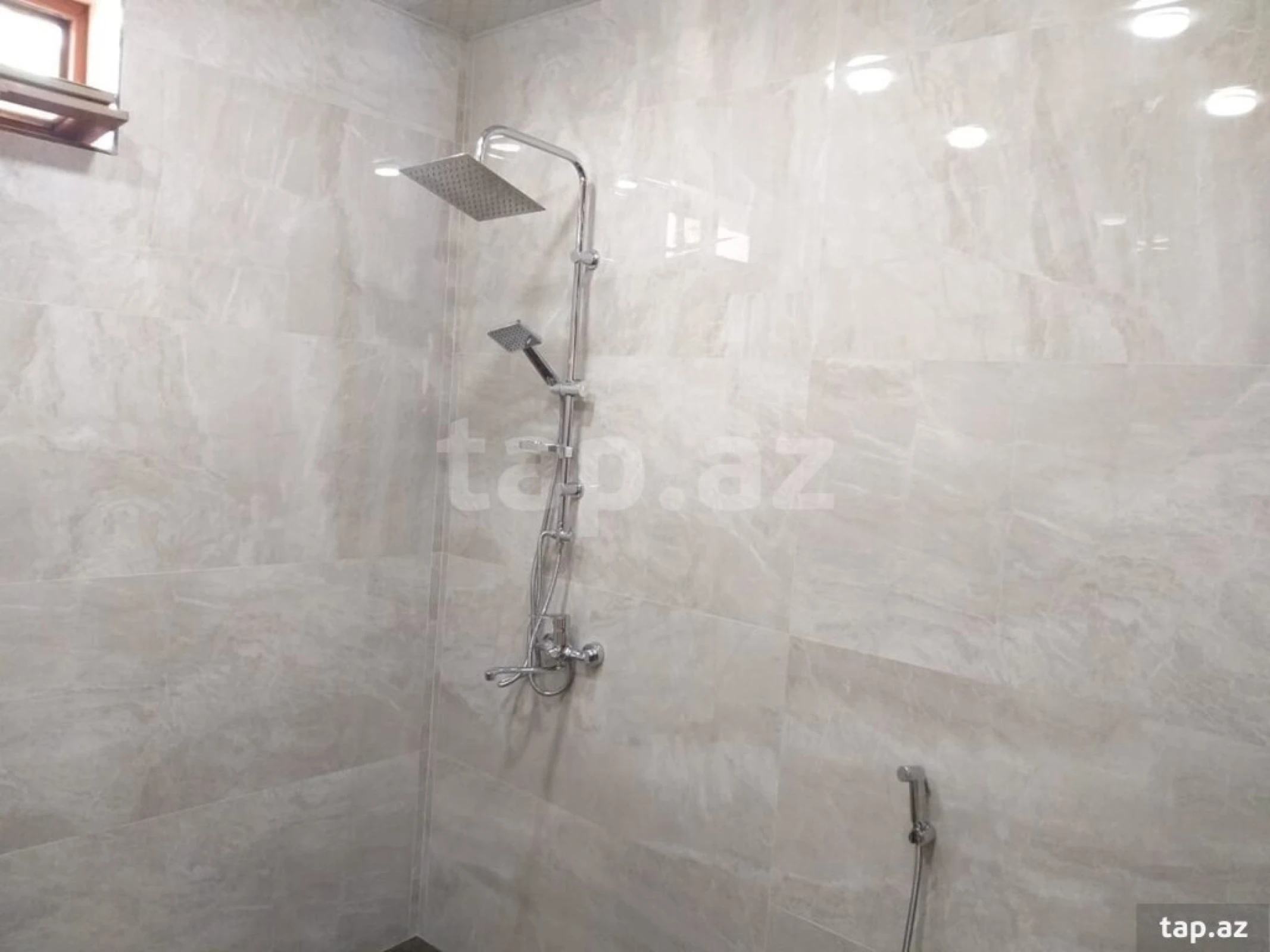 Satılır 4 otaqlı həyət evi