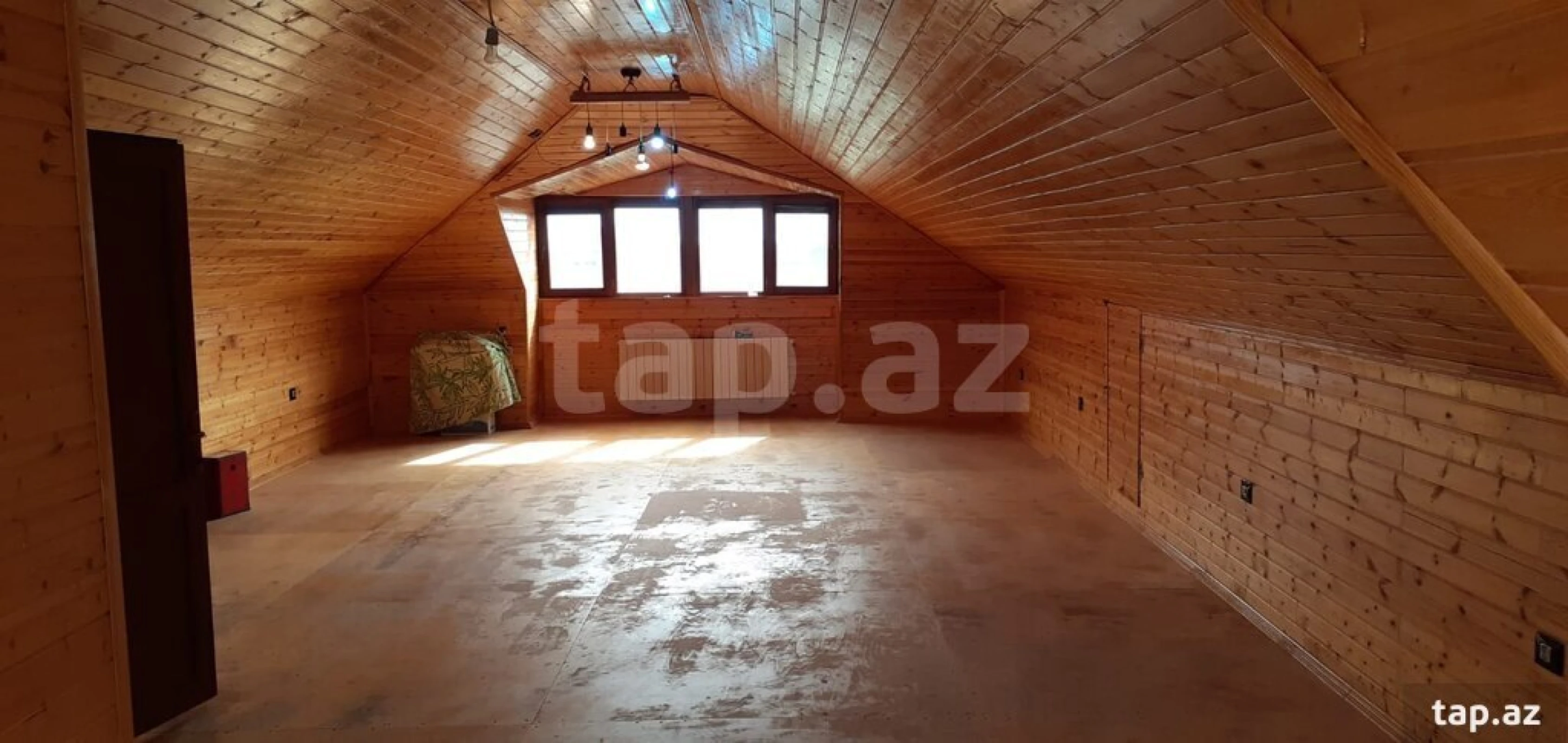 Satılır 4 otaqlı həyət evi