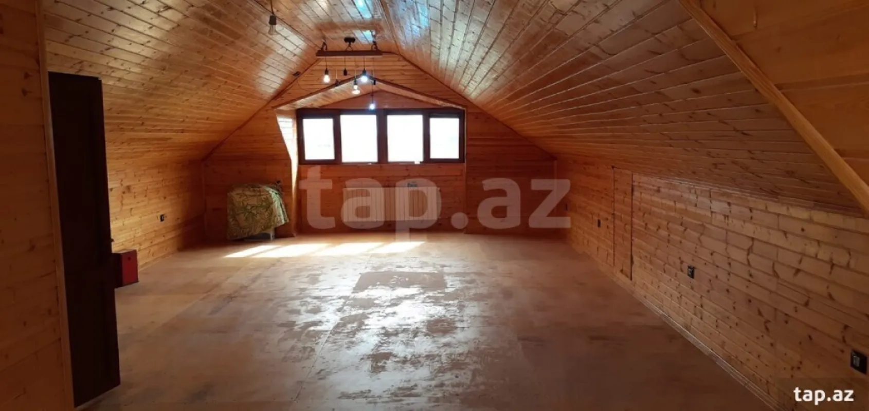 Satılır 4 otaqlı həyət evi