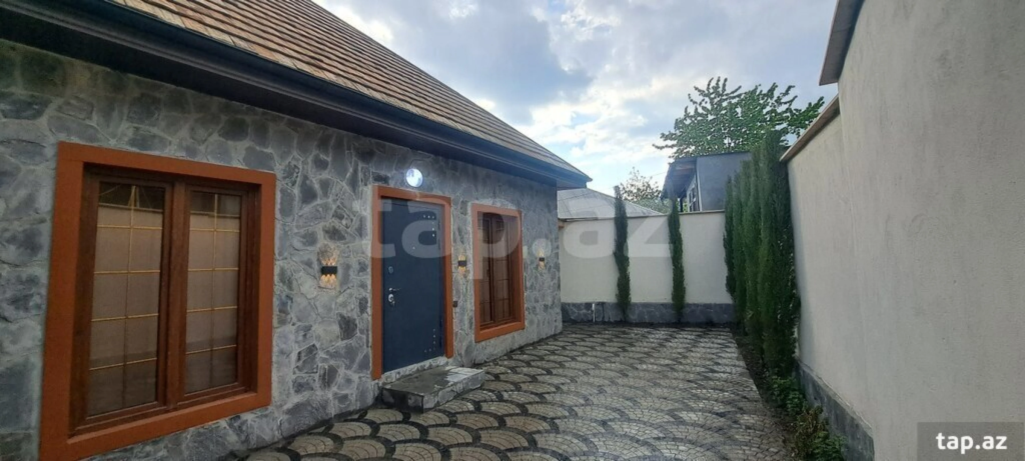 Satılır 2 otaqlı həyət evi