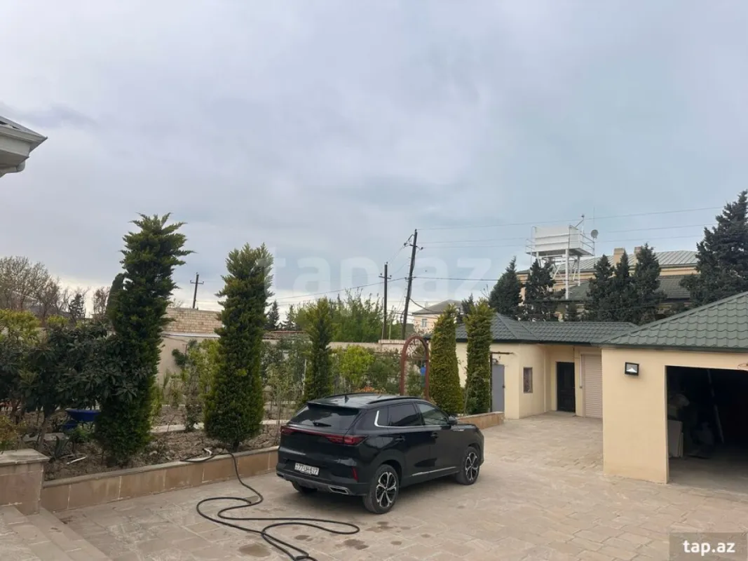 Satılır 4 otaqlı həyət evi