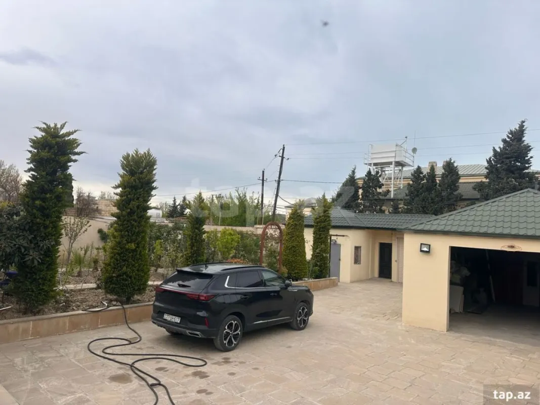 Satılır 4 otaqlı həyət evi