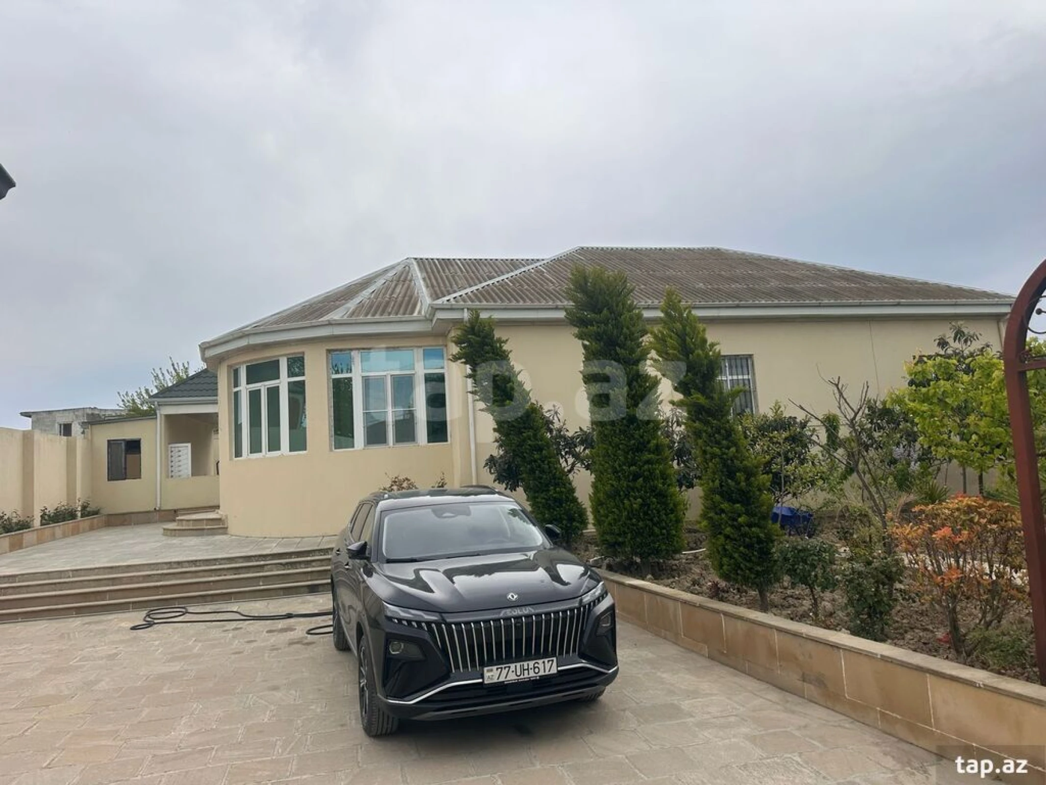 Satılır 4 otaqlı həyət evi